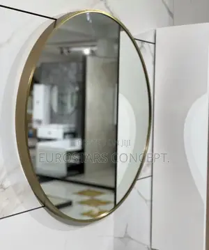 Round Shape Mirror With Gold Frame