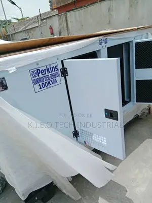 A Soundproof Diesel Engine Generator(100kva)