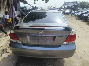 Toyota Camry 2006 Gray