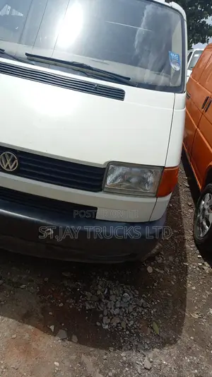 Volkswagen Transporter 2005 White