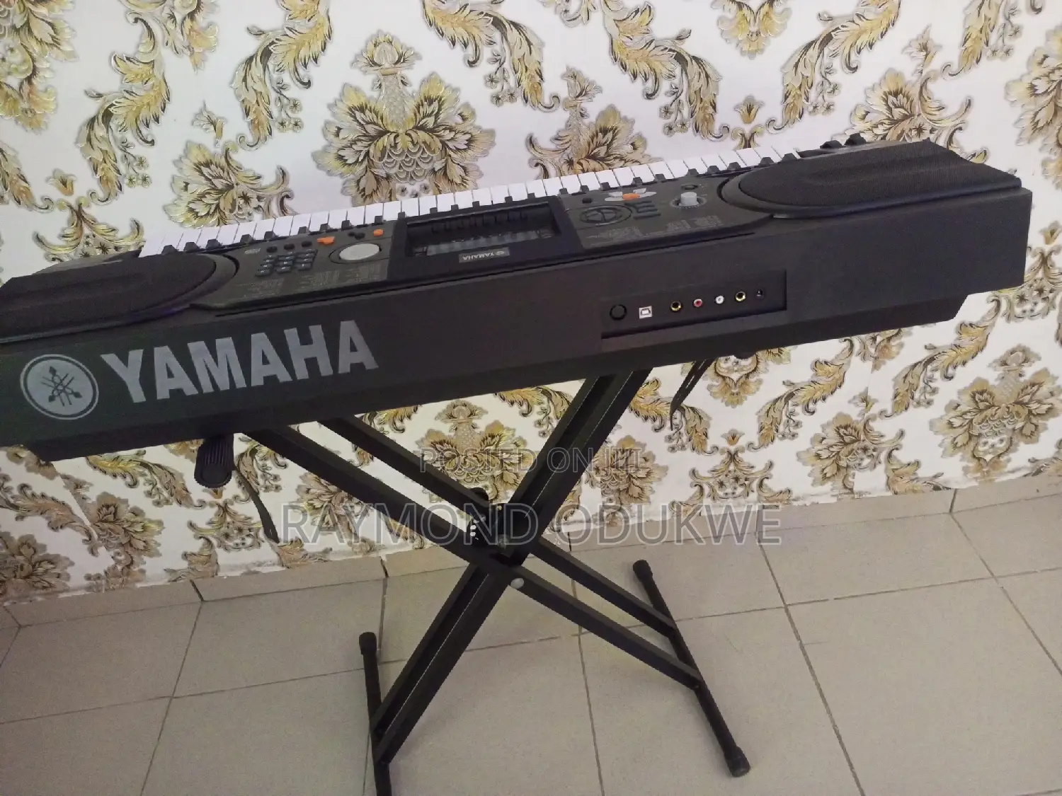 Touch Sensitivity/Split/Transpose Yamaha Keyboard Piano