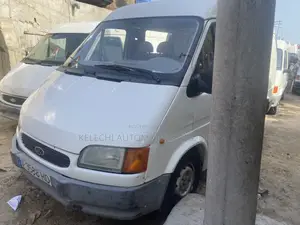 Ford Transit 2000 White