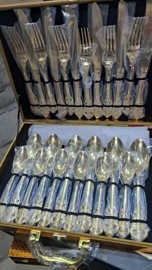 Quality Crown Head Golden Cutlery Sets