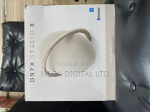 Onyx Studio 8