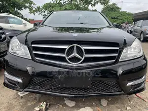 Mercedes-Benz C350 2015 Black