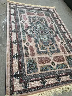 Thick Quality Persian Centre Rug