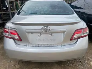 Toyota Camry LE 4dr Sedan (2.5L 4cyl 6AM) 2010 Silver