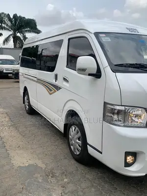 2023 Hummer Buses Now Available for Hire
