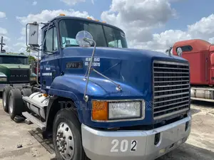 Mack Head Foreign Used 2002 Model