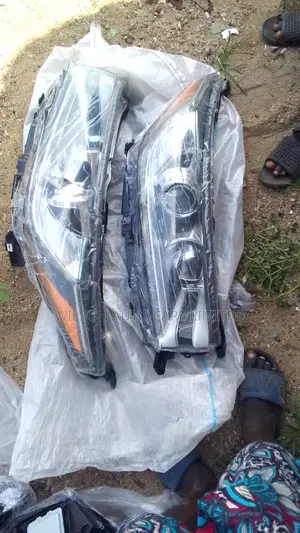 Highlander 2018 Headlights Available