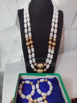 White and Gold Beaded Necklace