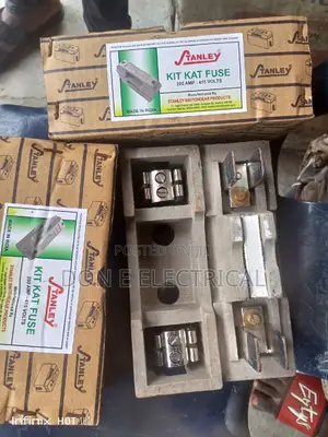 Stanley Fuse Nd Base 200amps