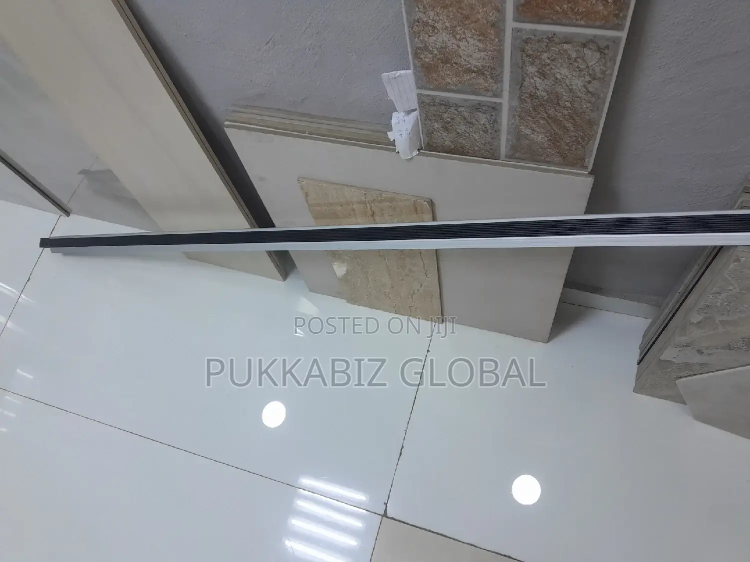 Profile Trim With Rubber