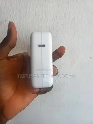 Original Apple Mnf72ll/a 61w Usb-C Power Adapter