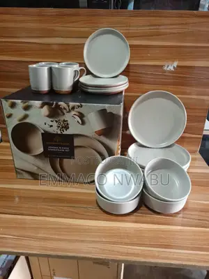 BARDARY OAK Verona 16 Pieces Dinnerware (Cream).