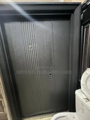 Entrance 4ft Door.