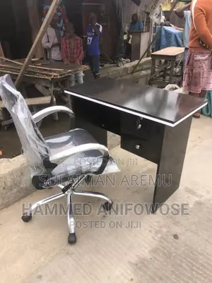 Small Office Table With Net Chaurs