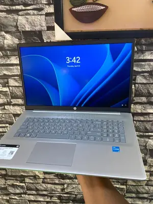 Laptop HP Pavilion 17 8GB Intel Core I3 SSD 256GB