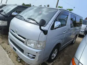 Toyota HiAce 2013 Silver