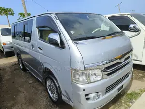 Toyota HiAce 2013 Silver