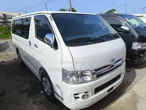 Toyota HiAce 2013 White