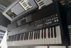 UK Used Yamaha PSR-SX600 Keyboard
