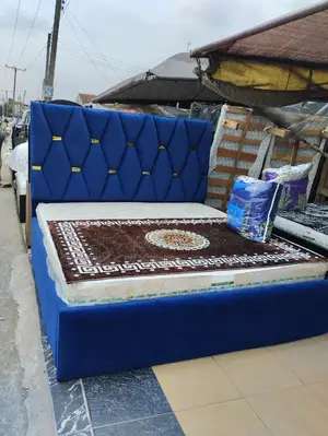 Bed Frame 6x6ft With Foam