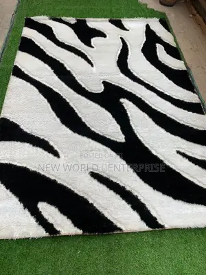 Back/White Modern Turkish Shaggy Centre Rug