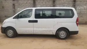 Hyundai H1 2017 White