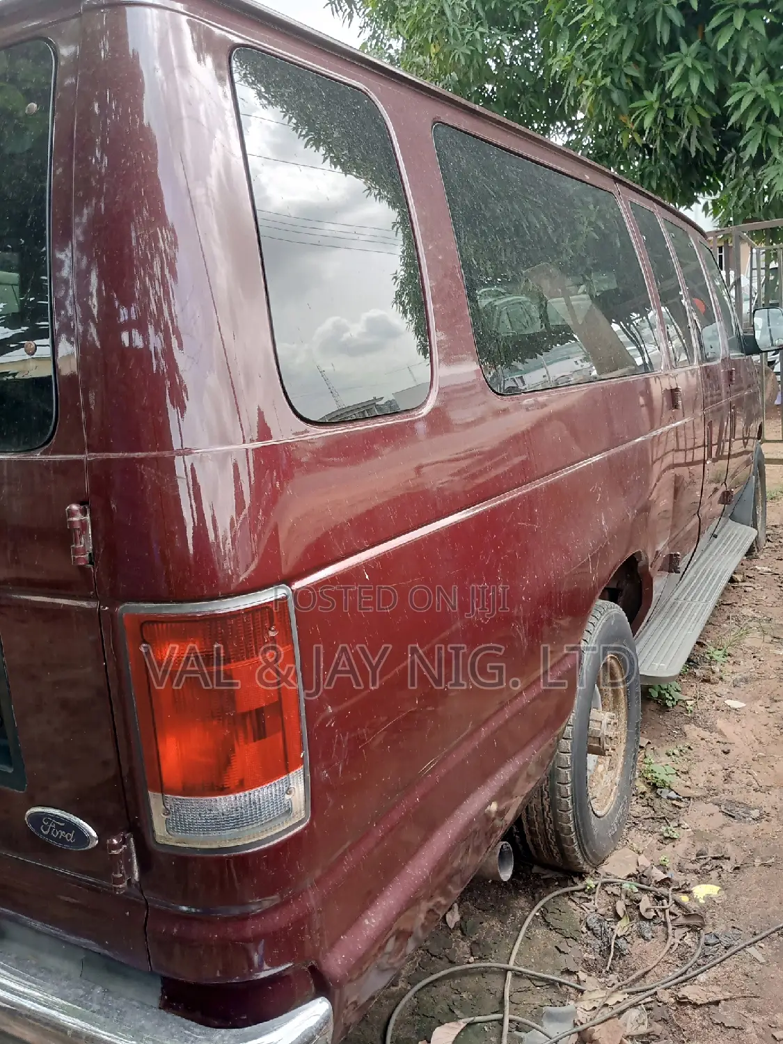 Ford Excursion 2006 Red