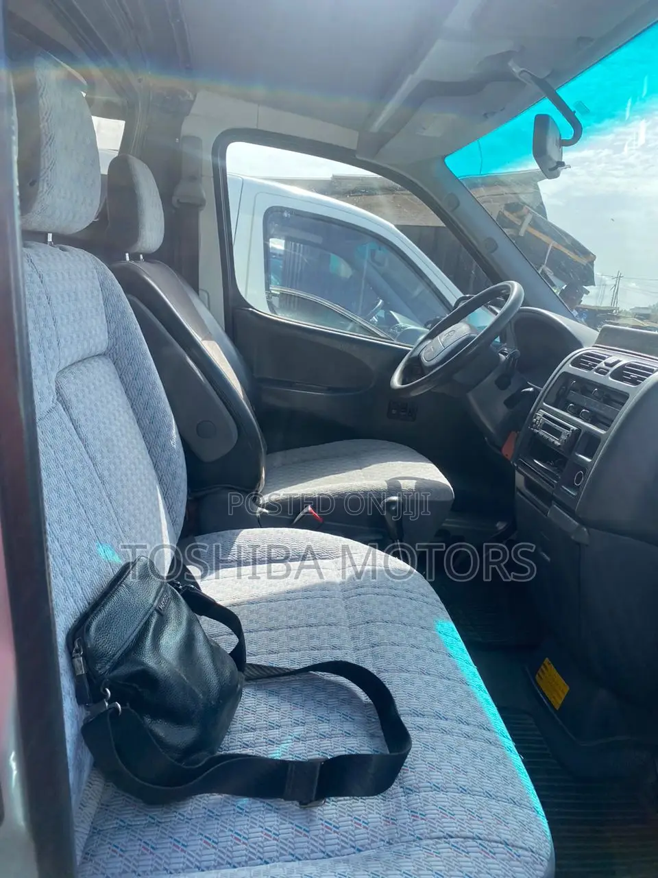 Toyota HiAce 2004 Silver