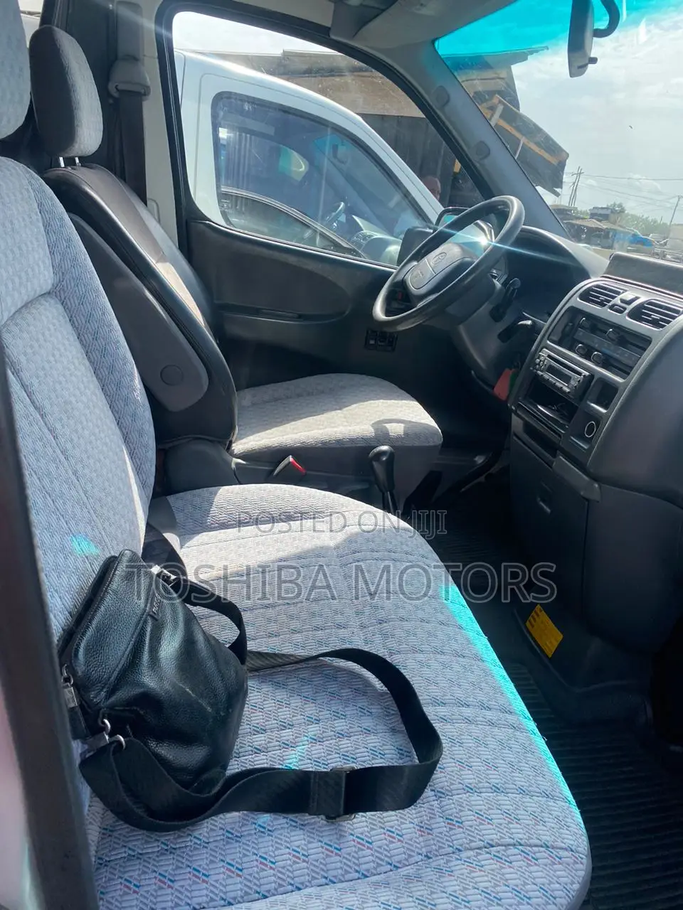 Toyota HiAce 2004 Silver