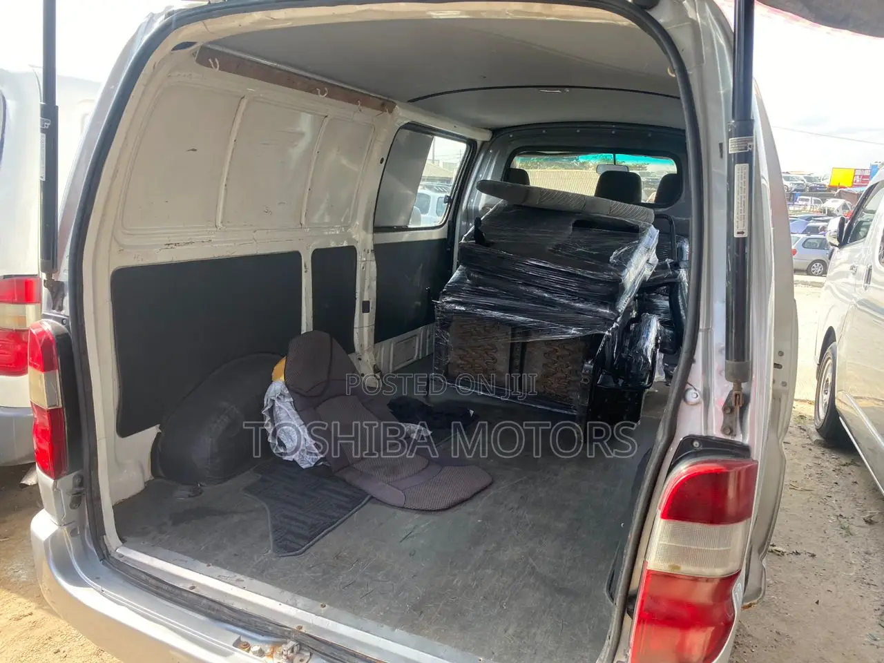 Toyota HiAce 2004 Silver