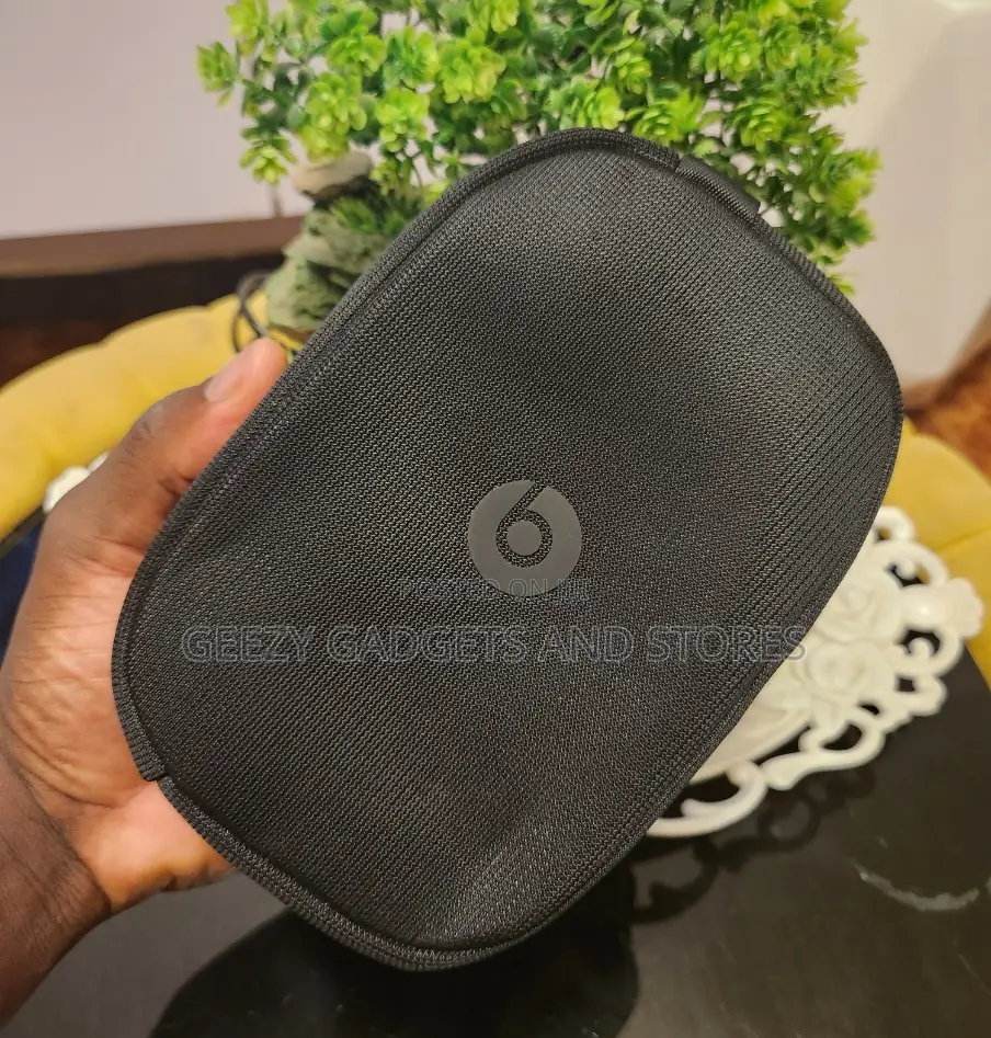Beats Studio Pro