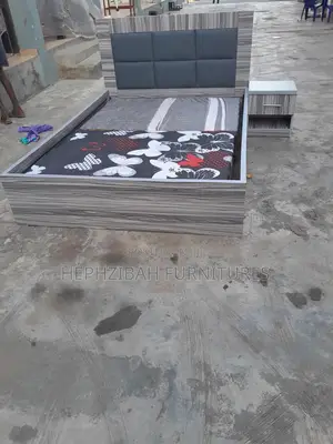 4.5 X 6 Modern Padded Bedframe