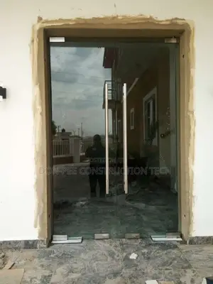 Frameless Glass Doors