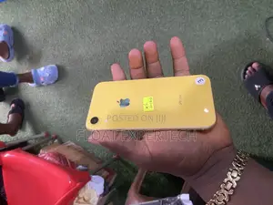 Apple iPhone XR 64 GB Yellow