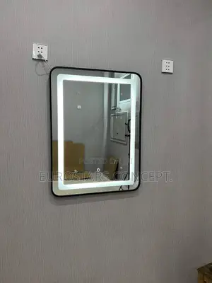Square Frame Mirror With Lights