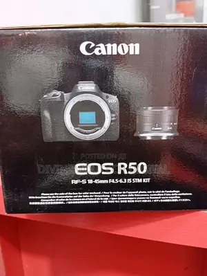 Canon R50 With 18-45 Image Stabilizer Lens