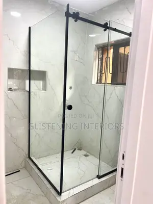 Bathroom Shower Cubicle 10mm Glass Design