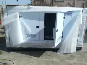 Perkins Soundproof Diesel Enginegenerator 250 Kva.