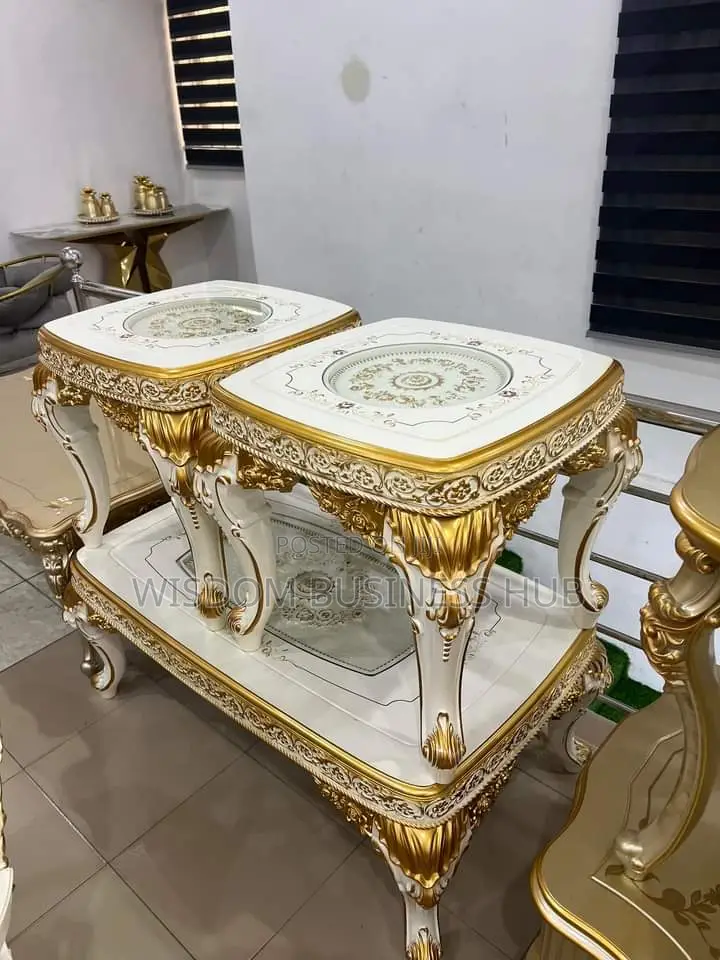 Center Table With 2 Side Stools