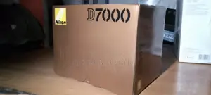 Nikon D7000 Digital Camera Body With Lens 18-105mm
