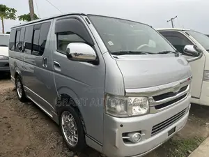 Toyota Grand HiAce 2012 Silver