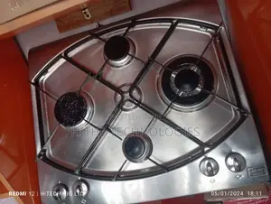 4 Burner Table Gas Cooker/ Inbuilt Gas Hub