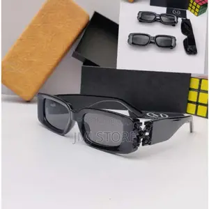 Off-White Roma Black Sunglasses
Product Code: 6439488
