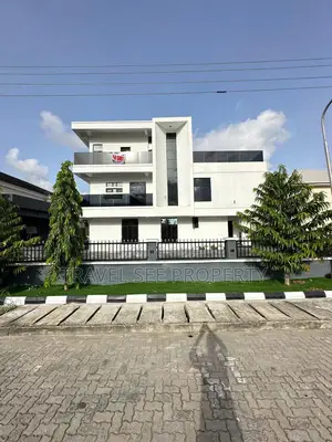 Furnished 5bdrm Duplex in Private Estate Osapa for sale