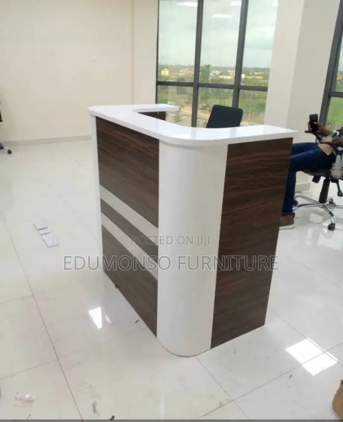 Executive Reception Table 1.4mtr