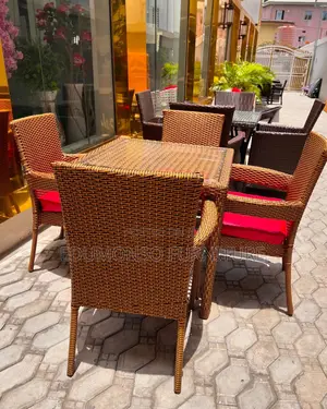 Outdoor Lounge Set With 4 Rattan Chairs