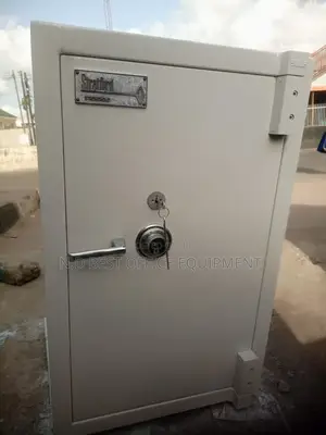 Size 4 Chubb Fireproof Safe